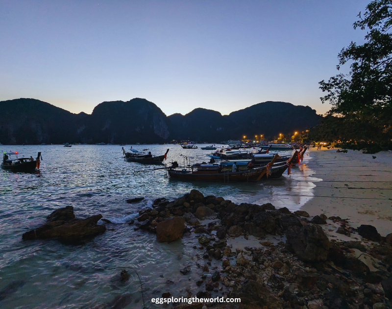 phi Phi — imagen 3