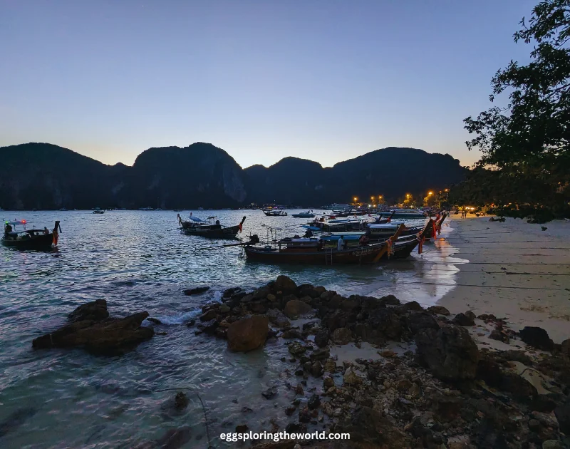 phi Phi — imagen 3